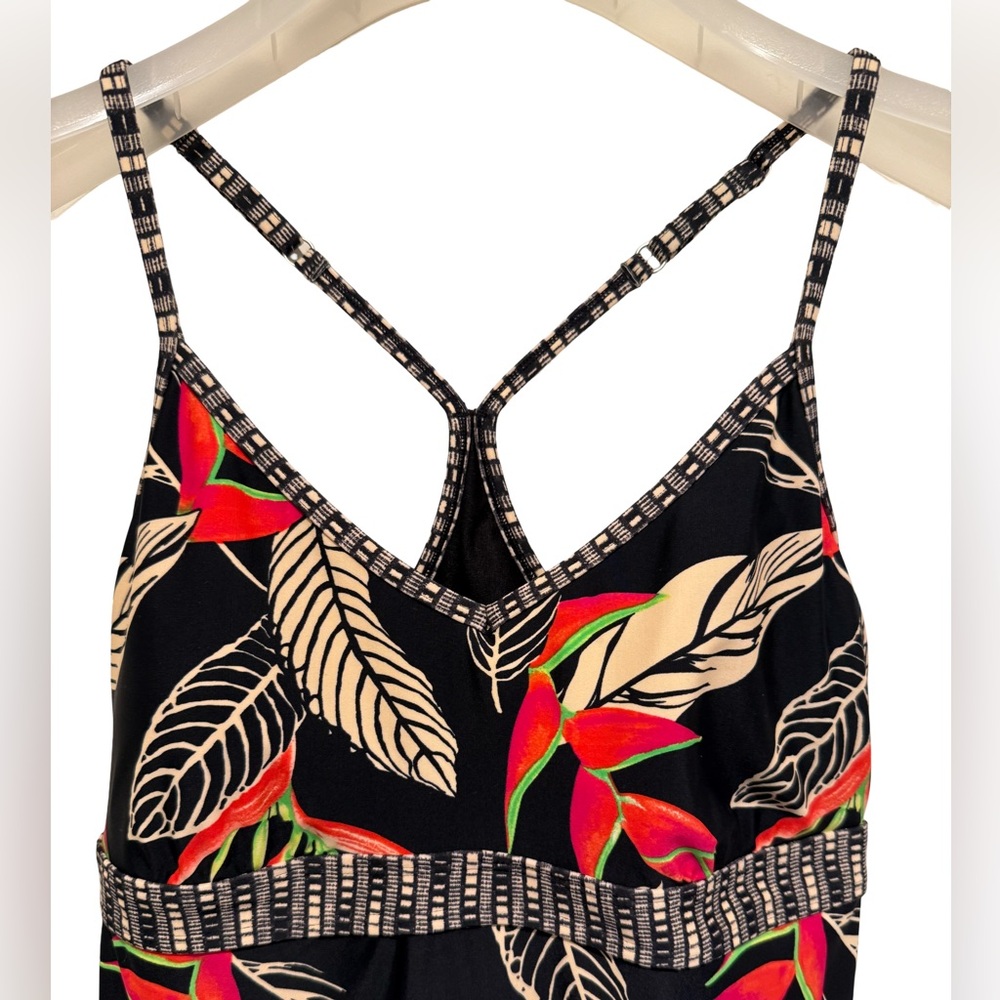 Athleta PreOwned Size M Black Red & Cream Floral Print Sport Mini Dress (0803) - Picture 2 of 10
